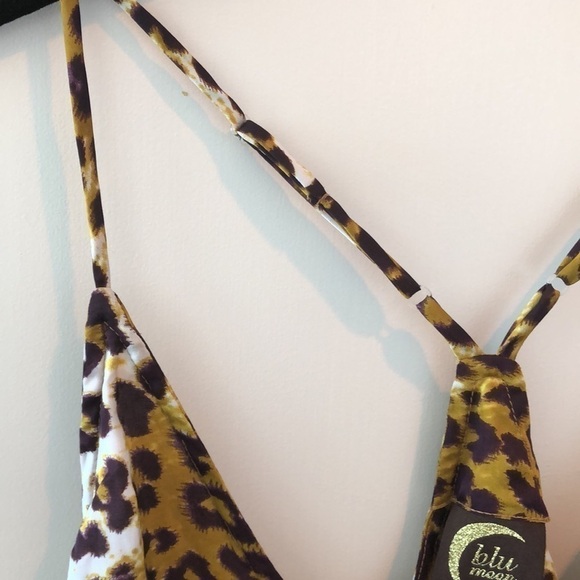 Blu Moon Sexy V Tank Top - Picture 5 of 13